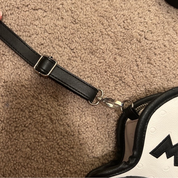 Disney “Oh Mickey!” Pop Art Speech Bubble Crossbody Purse - Picture 6 of 9